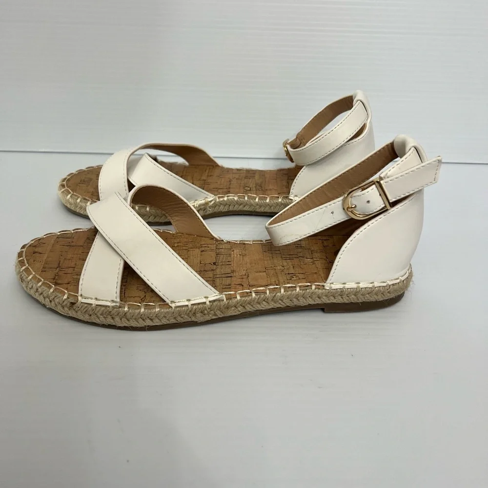 JOURNEE COLLECTION Womens White Crisscross Strap Lyddia Espadrille size 8.5